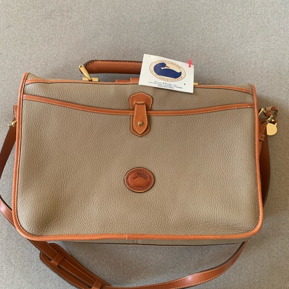 Dooney & Bourke genuine leather satchel - Picture 4 of 4